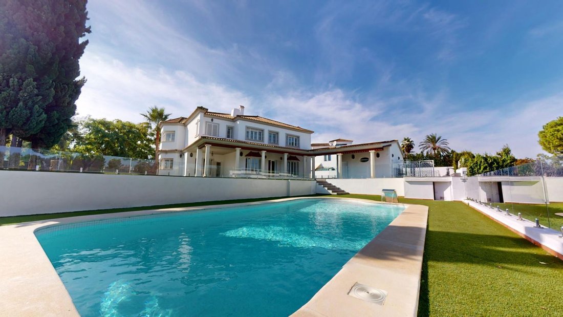 Chalet in Bormujos, Andalusia, Spain 1 - 14810230