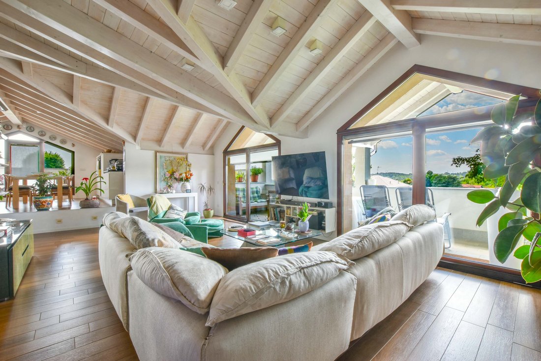 Villa in Castronno, Lombardy, Italy 2 - 17300833