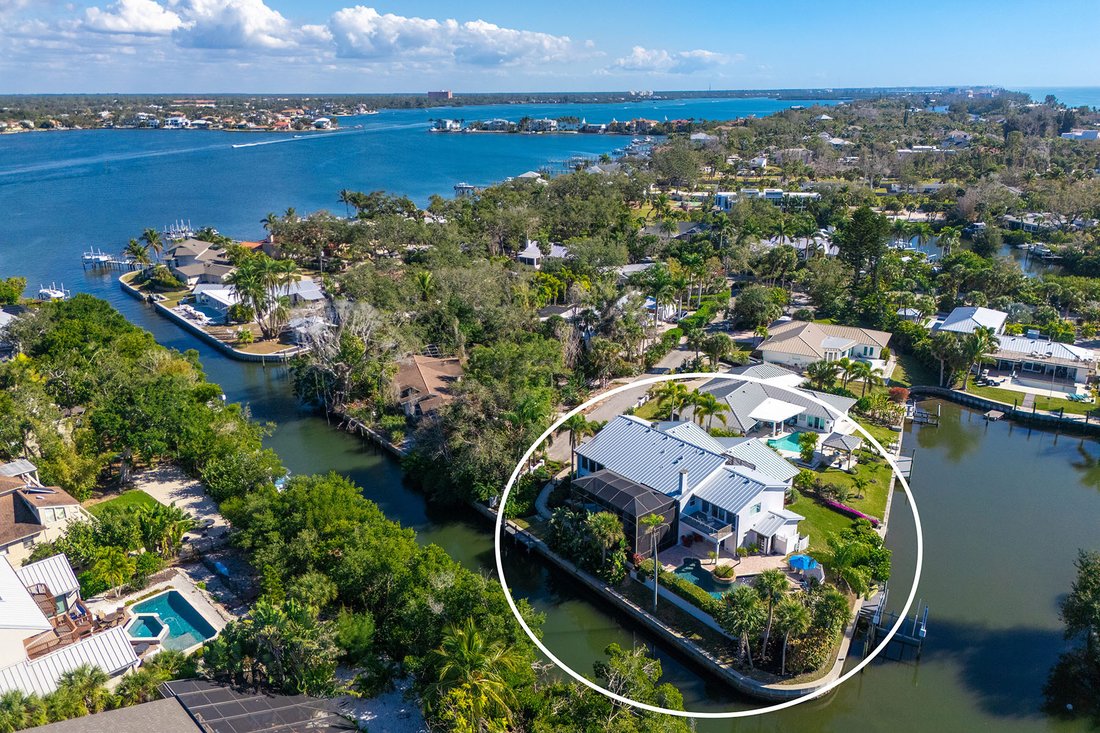 Siesta Key, Florida, United States 3 - 17300910