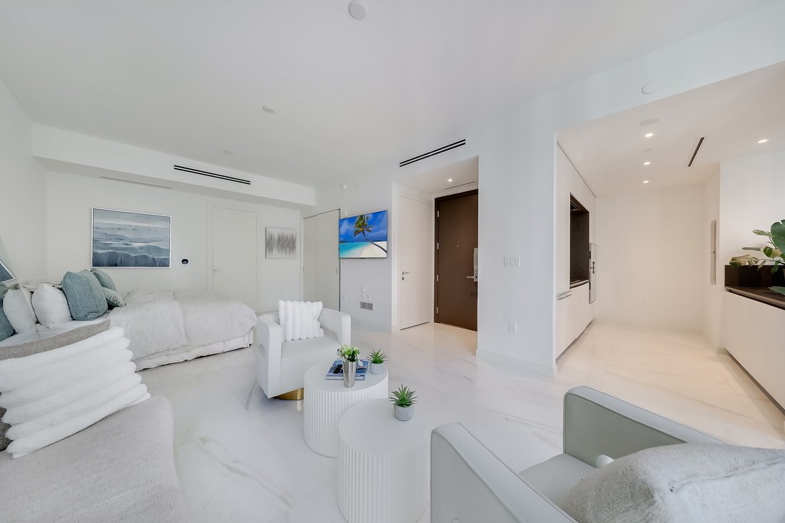 Condo in Miami, Florida, United States 3 - 17300902