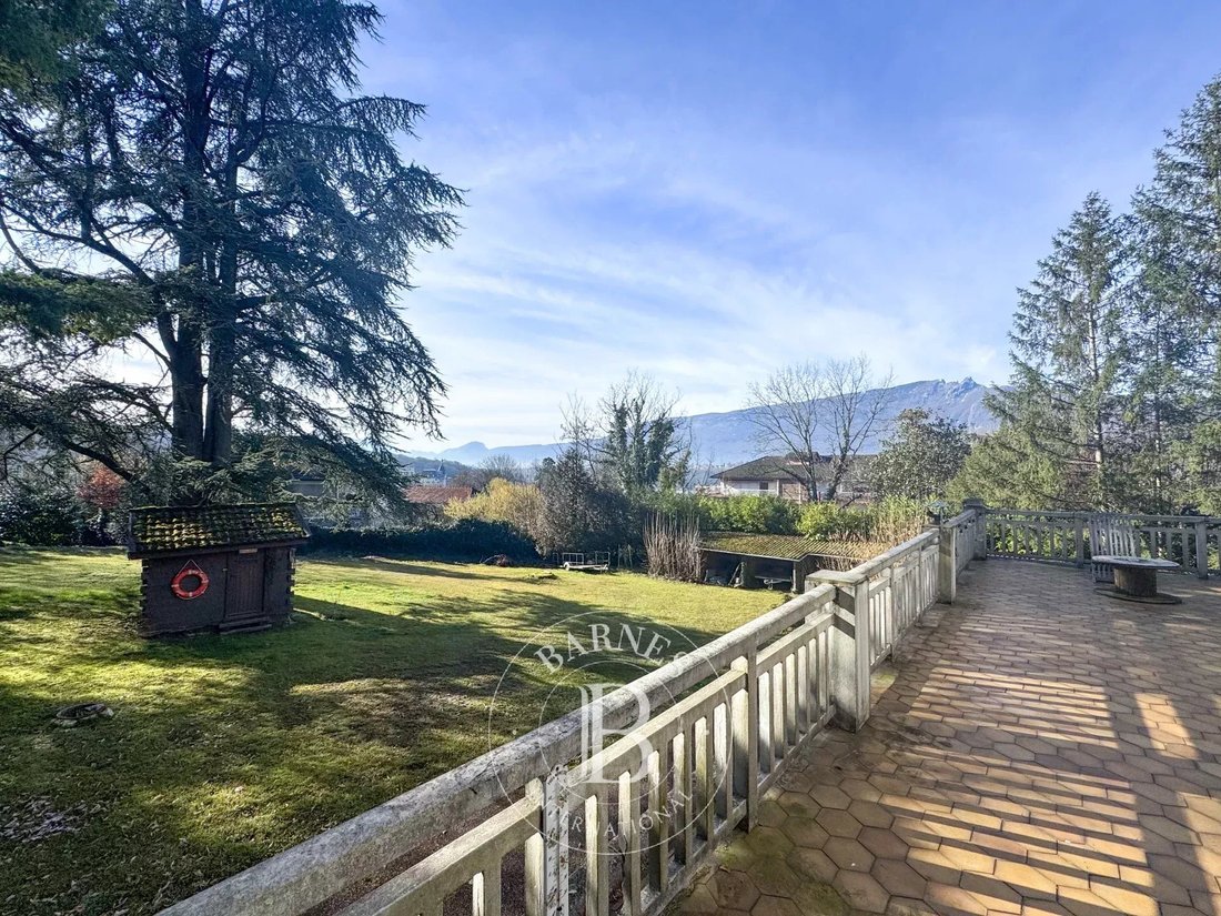 Villa in Centre Ville Nord, Aix-les-Bains, France 3 - 17301226