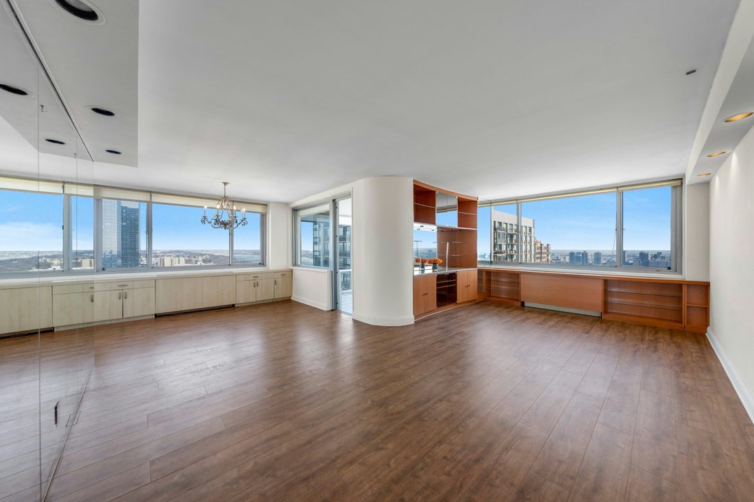 Co Op in Fort Lee, New Jersey, United States 2 - 17300932