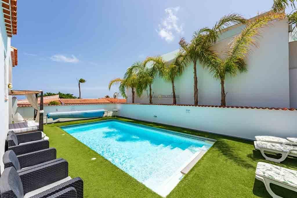 Villa in San Miguel de Abona, Canary Islands, Spain 2 - 17301426