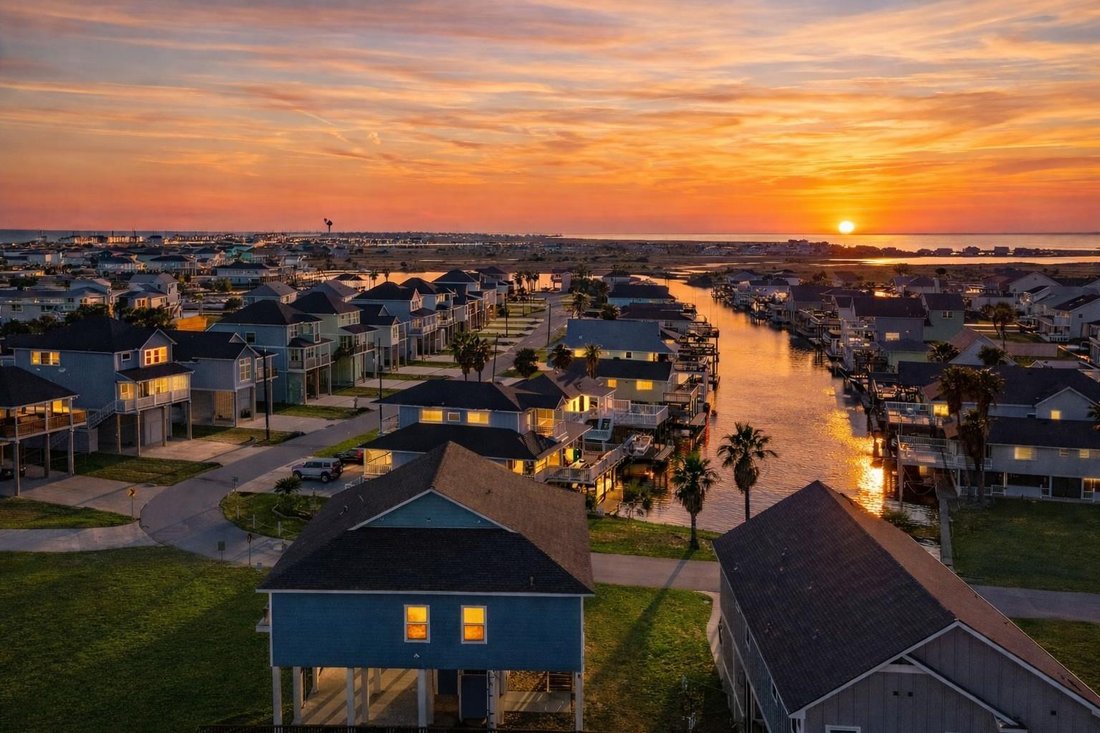 House in Galveston, Texas, United States 2 - 17301690