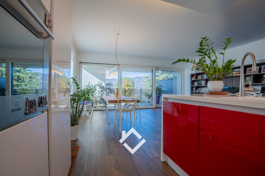 Apartment in Ranco, Lombardy, Lombardy, Italy 4 - 17302663