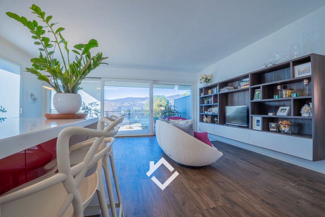 Apartment in Ranco, Lombardy, Lombardy, Italy 2 - 17302663