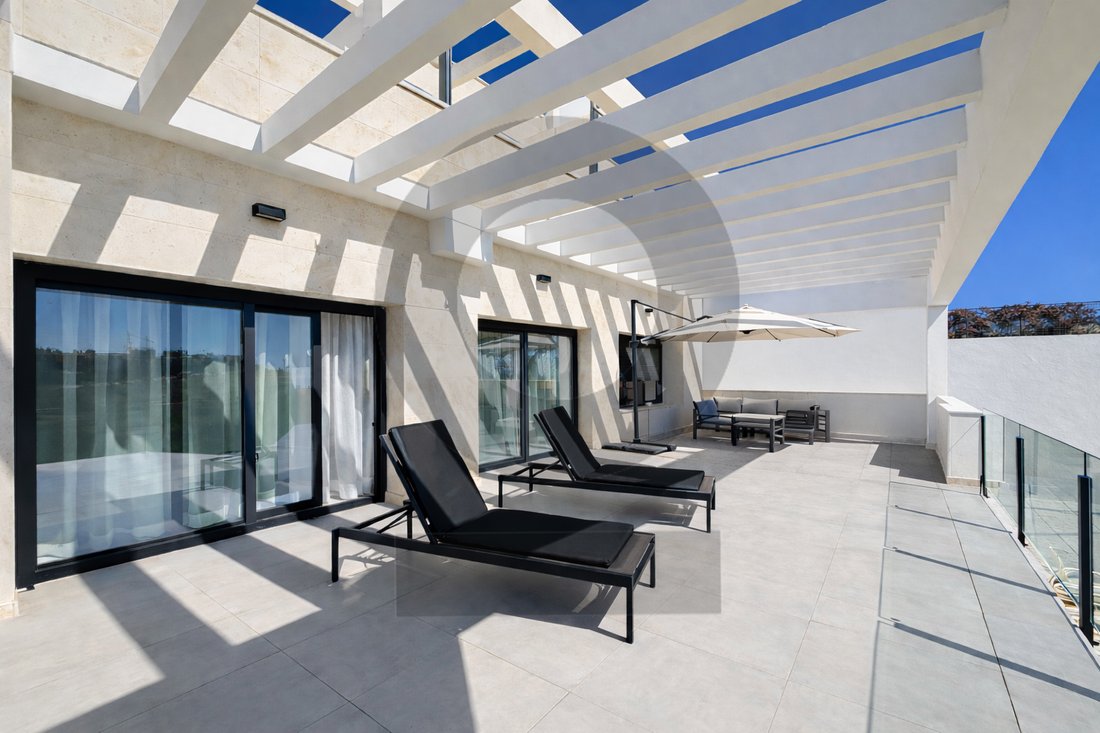Villa in Majadahonda, Comunidad de Madrid, Spain 1 - 16389175