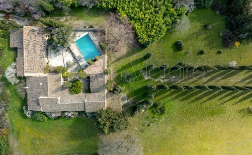 House in Maubec, Provence-Alpes-Côte d'Azur, France 1