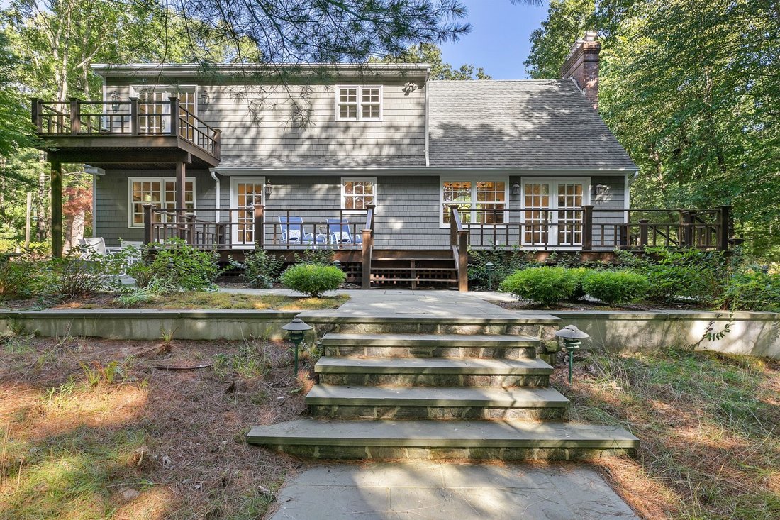 East Hampton, New York, United States 3 - 17305681