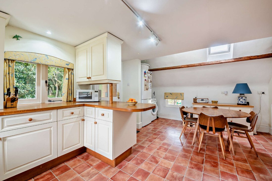 House in Cold Ash, England 5 - 17302481