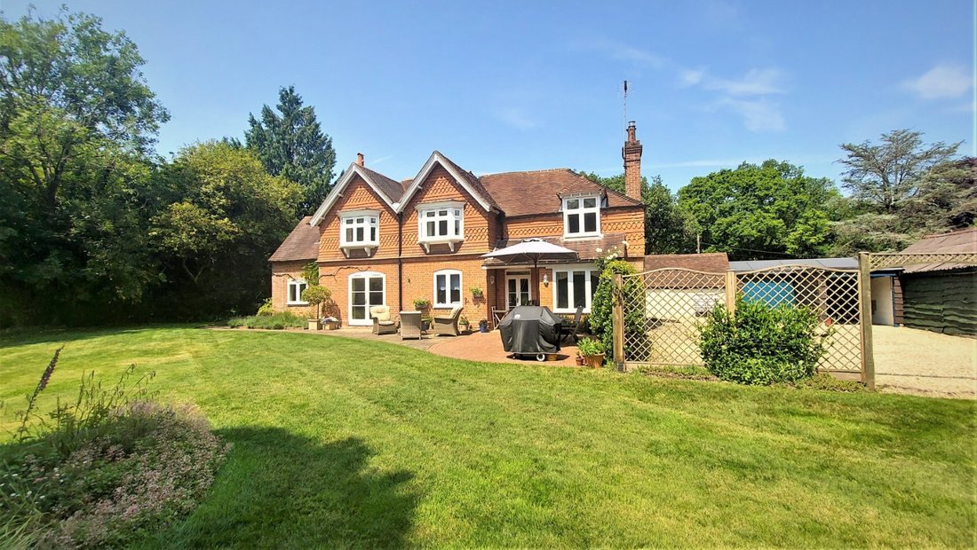 House in Cold Ash, England 2 - 17302481