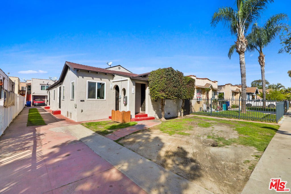 South Gate, California, United States 1 - 17304992