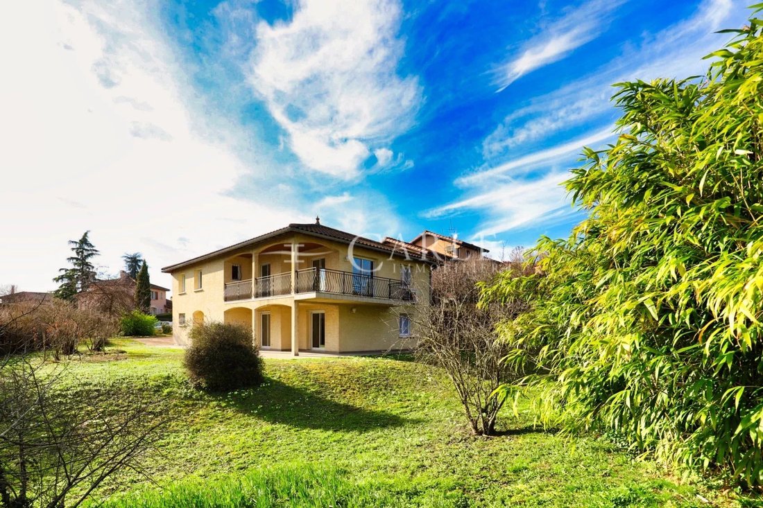 Villa in Genas, Auvergne-Rhône-Alpes, France 1 - 17302617