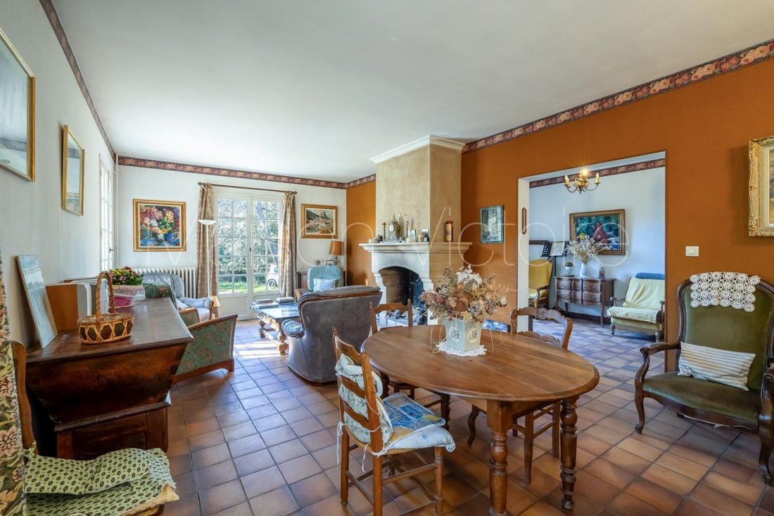 House in Gordes, Provence-Alpes-Côte d'Azur, France 5 - 17303028