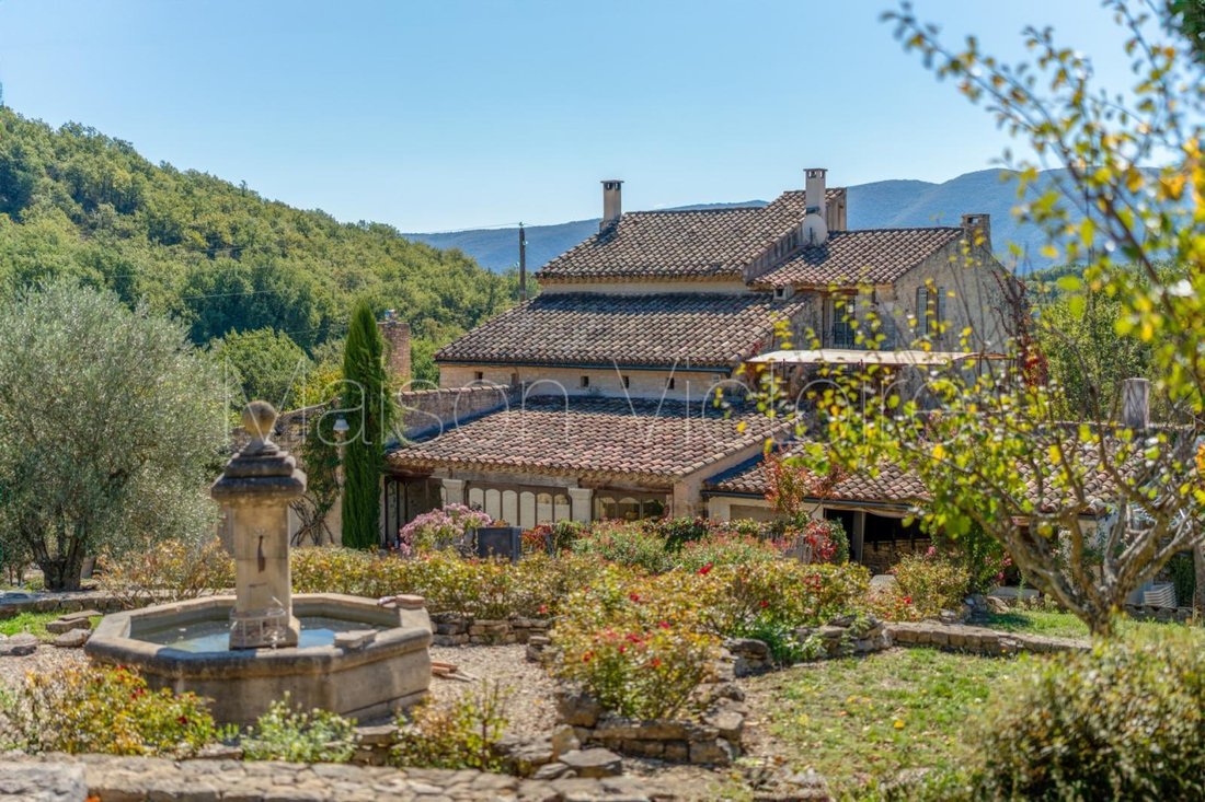 House in Saint-Martin-de-Castillon, Provence-Alpes-Côte d'Azur, France 2 - 17303157