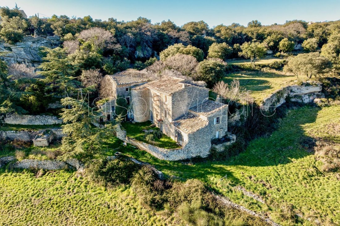 House in Gordes, Provence-Alpes-Côte d'Azur, France 1 - 17303063