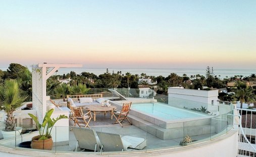 Villa in Elviria-Cabopino, Marbella, Spain 1