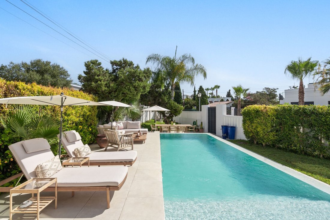 Villa in Elviria-Cabopino, Marbella, Spain 3 - 17304096