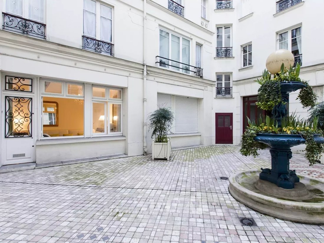 Apartment in Saint Germain des Prés, Paris 6e Arrondissement, Paris 2 - 17302757