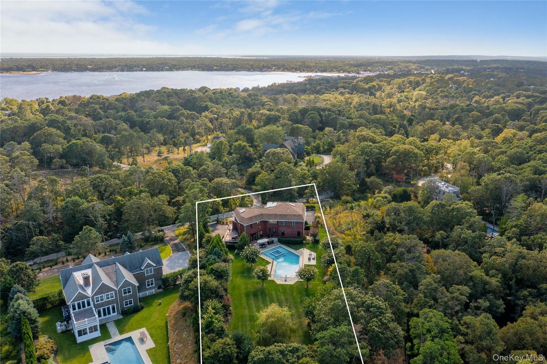 House in Hampton Bays, New York, United States 1 - 17303935