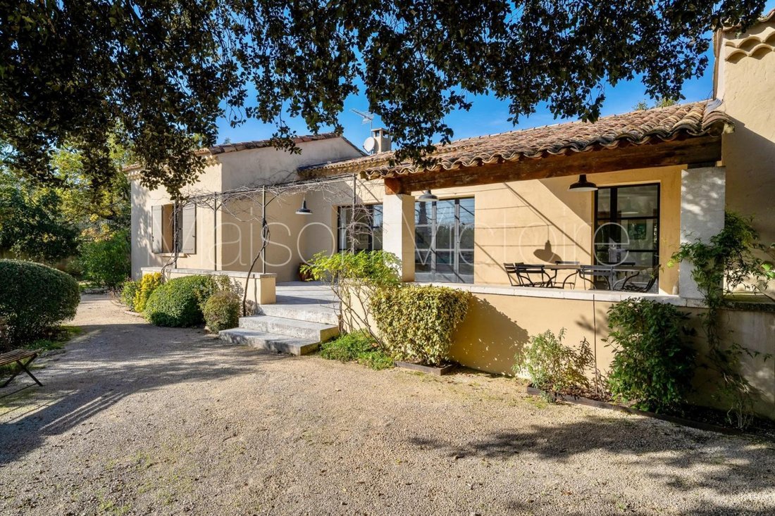 House in Cabrières-d'Avignon, Provence-Alpes-Côte d'Azur, France 4 - 17303052