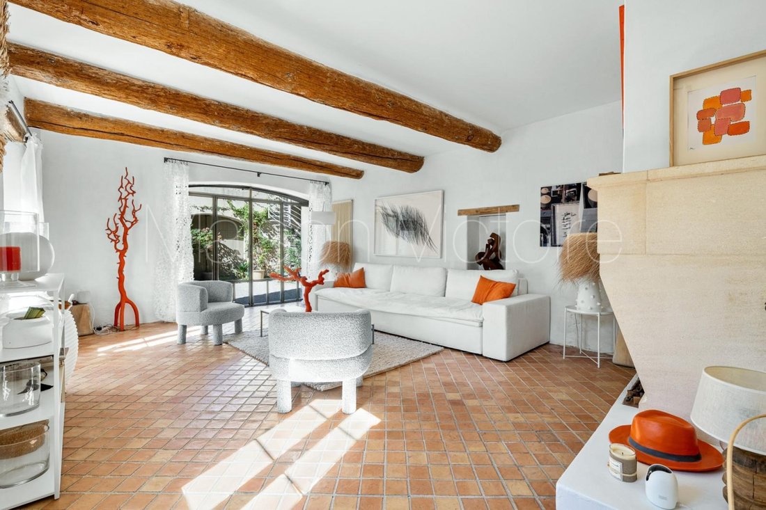 House in Gordes, Provence-Alpes-Côte d'Azur, France 1 - 17303141