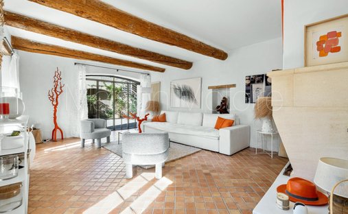 House in Gordes, Provence-Alpes-Côte d'Azur, France 1