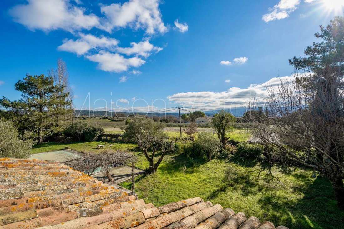 House in Cabrières-d'Avignon, Provence-Alpes-Côte d'Azur, France 4 - 17303291