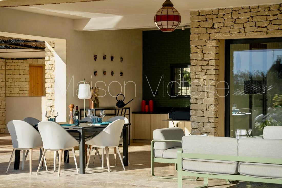 House in Gordes, Provence-Alpes-Côte d'Azur, France 4 - 17303203