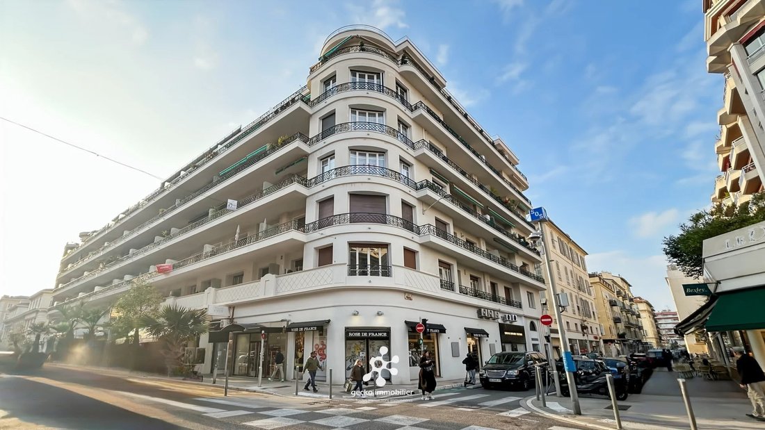Nice, Provence-Alpes-Côte d'Azur, France 1 - 17302618