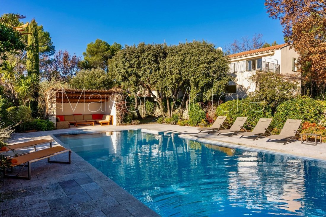 House in Cabrières-d'Avignon, Provence-Alpes-Côte d'Azur, France 1 - 17303158