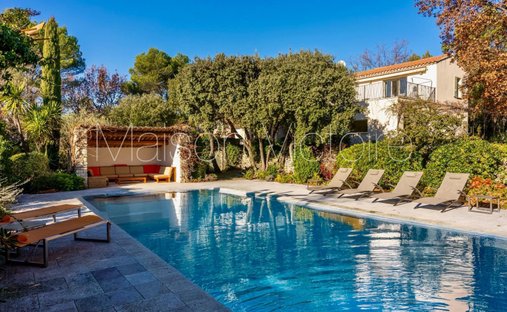 House in Cabrières-d'Avignon, Provence-Alpes-Côte d'Azur, France 1