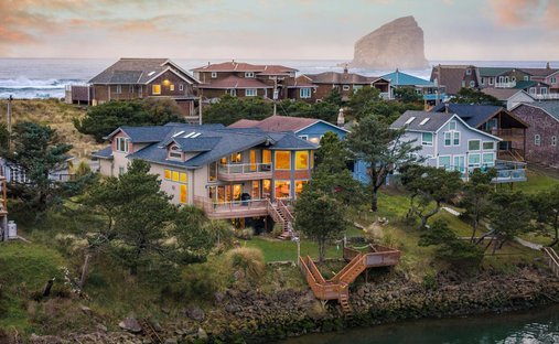 House in Pacific City, Oregon, United States 1