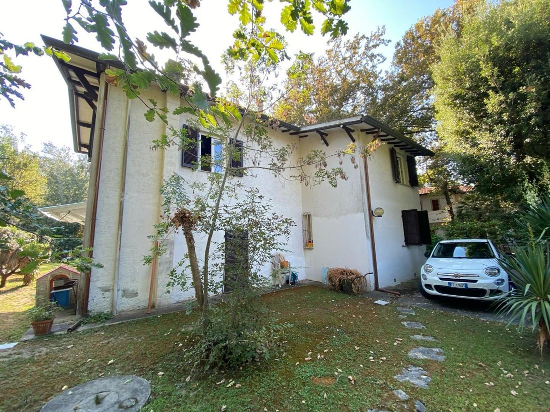 Villa in Ronchi, Massa, Italy 4 - 17304441