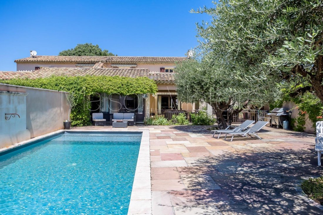 House in Maubec, Provence-Alpes-Côte d'Azur, France 1 - 17303263