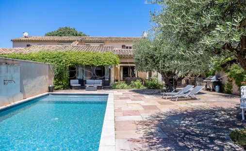 House in Maubec, Provence-Alpes-Côte d'Azur, France 1