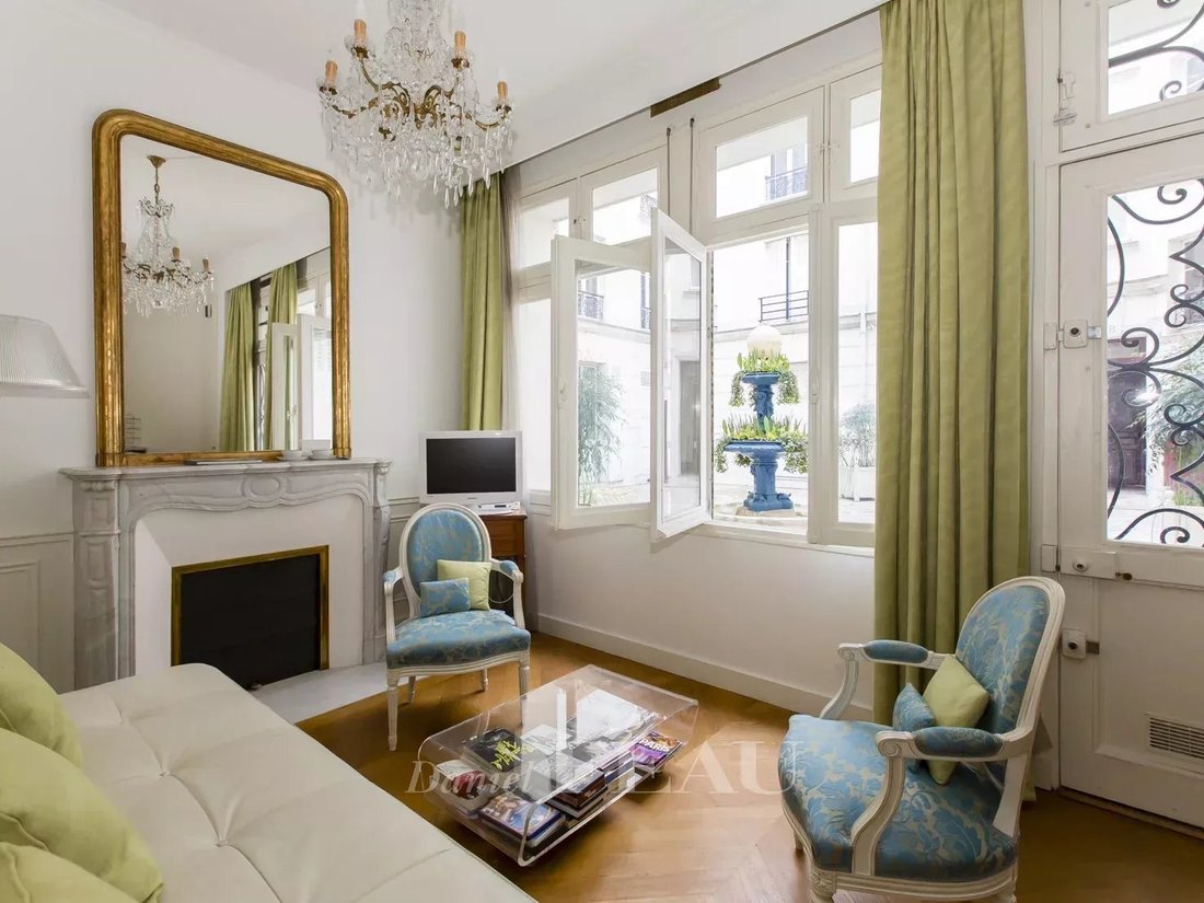 Apartment in Saint Germain des Prés, Paris 6e Arrondissement, Paris 4 - 17302757