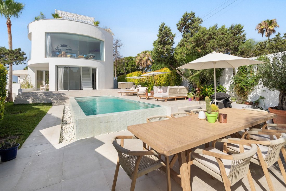 Villa in Elviria-Cabopino, Marbella, Spain 2 - 17304096