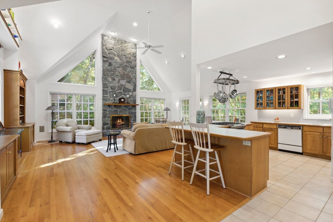 East Hampton, New York, United States 4 - 17305681