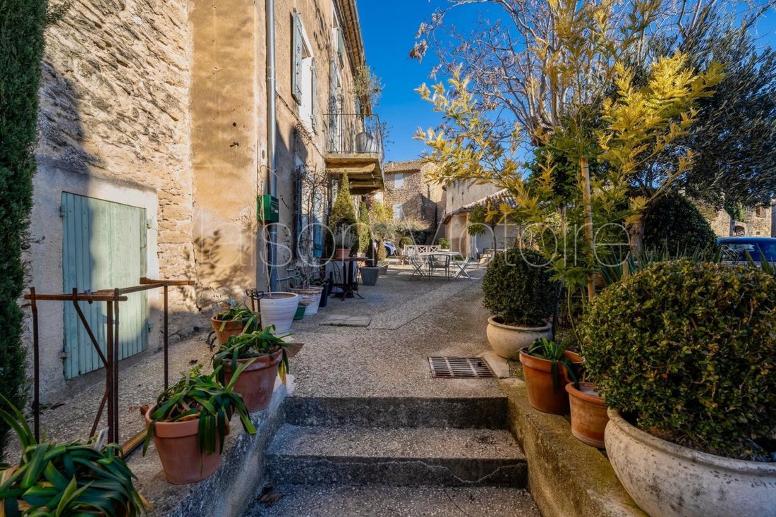 House in Cabrières-d'Avignon, Provence-Alpes-Côte d'Azur, France 3 - 17303084