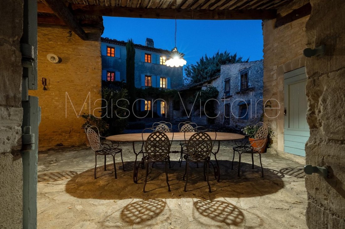 House in Gordes, Provence-Alpes-Côte d'Azur, France 2 - 17303042