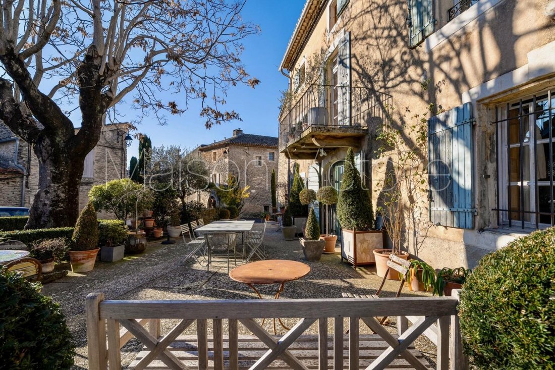 House in Cabrières-d'Avignon, Provence-Alpes-Côte d'Azur, France 1 - 17303084
