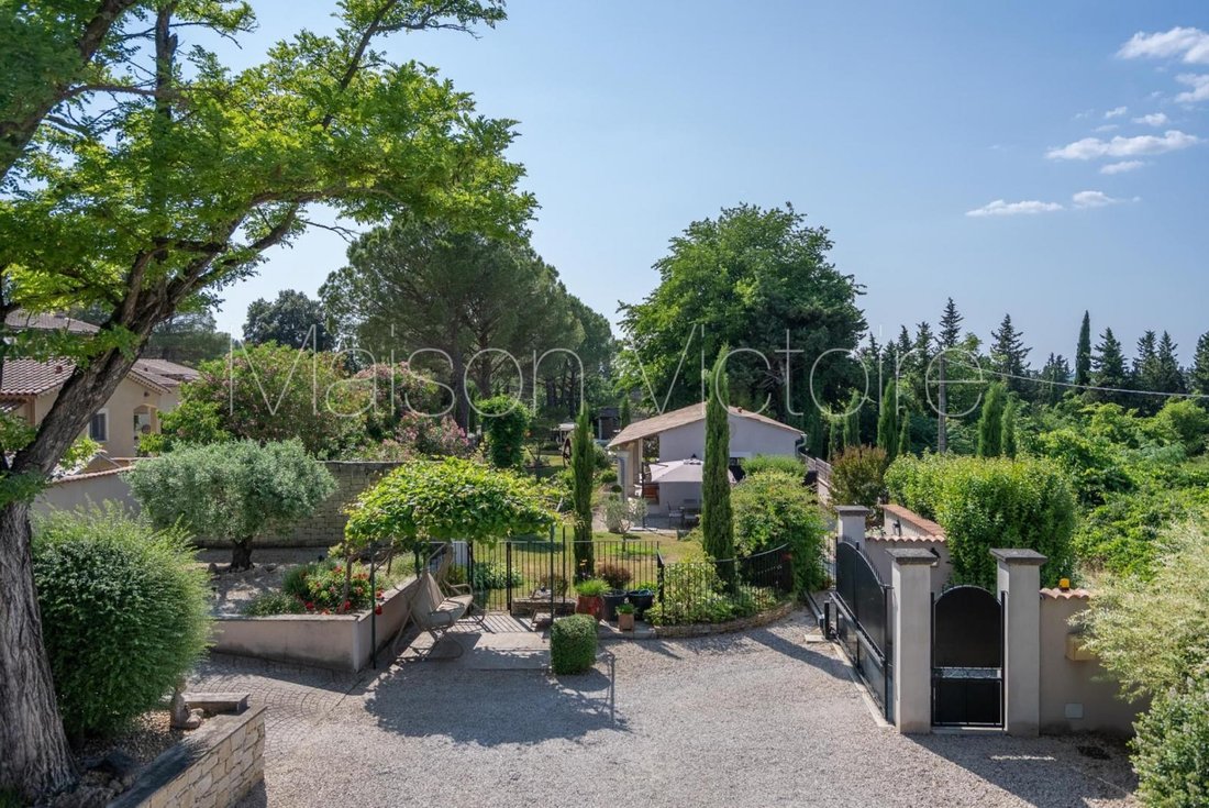 House in Loriol-du-Comtat, Provence-Alpes-Côte d'Azur, France 5 - 17303289