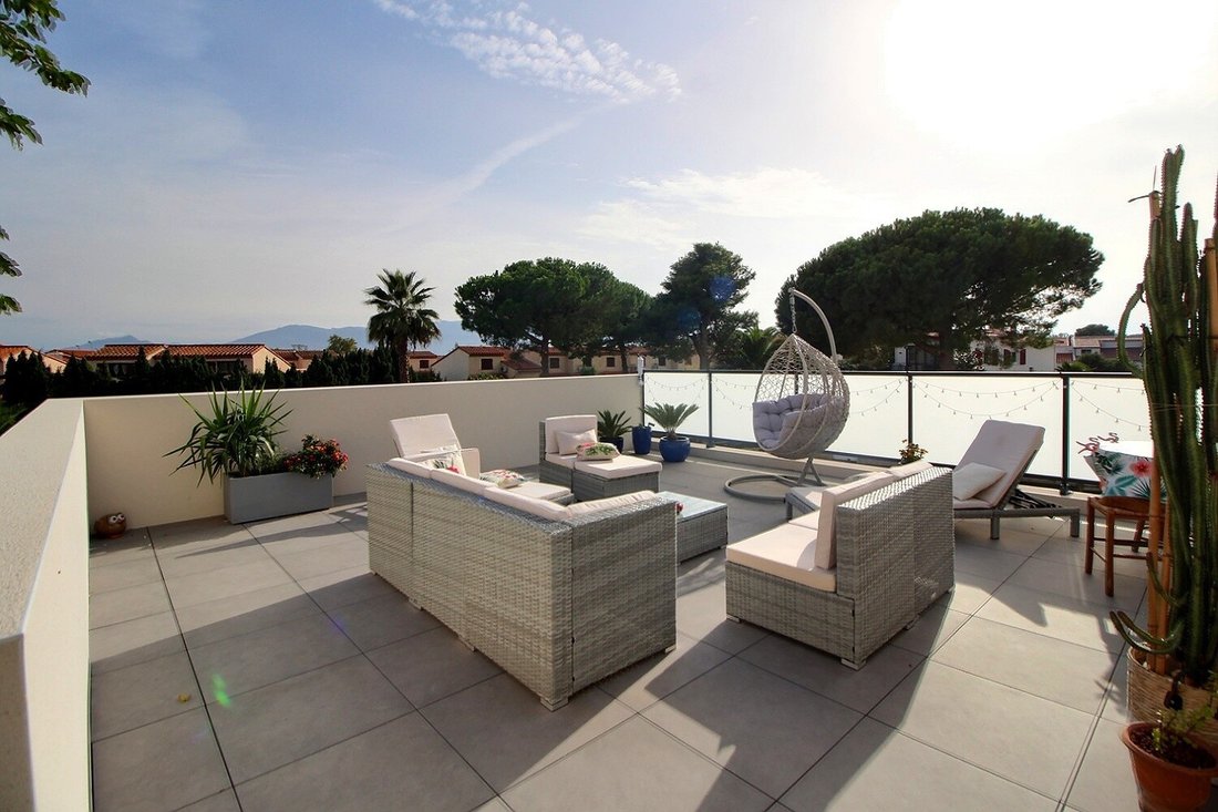 Villa in Saint-Cyprien, Occitania, France 1 - 17305047