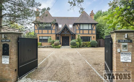 Haus in Arkley, London Borough of Barnet, England 1