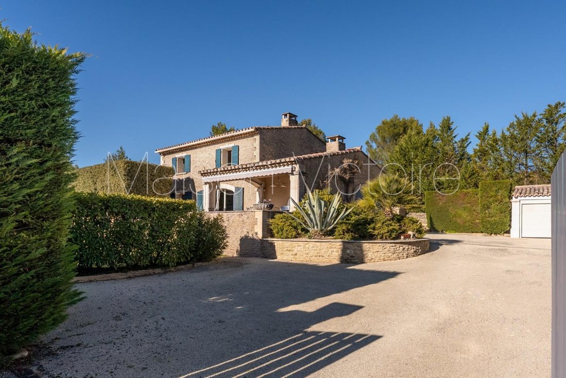 House in Cabrières-d'Avignon, Provence-Alpes-Côte d'Azur, France 3 - 17303006