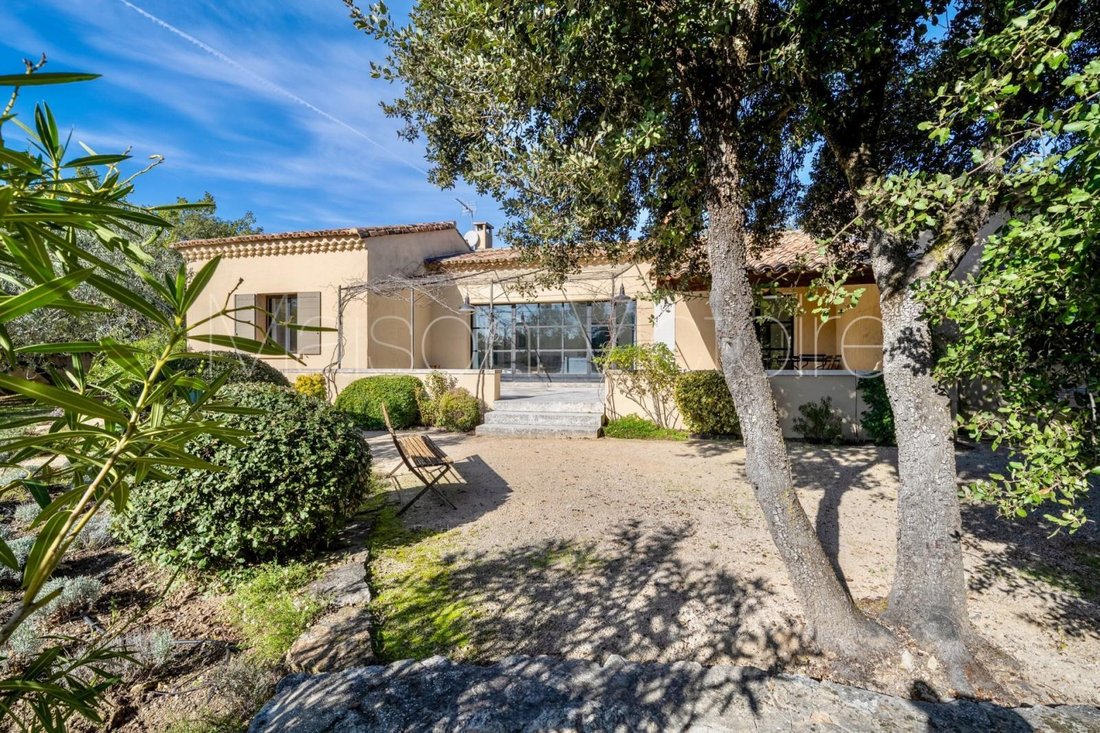 House in Cabrières-d'Avignon, Provence-Alpes-Côte d'Azur, France 3 - 17303052