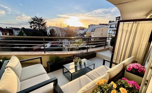 Apartment in Plateau Nord, Suresnes, France 1