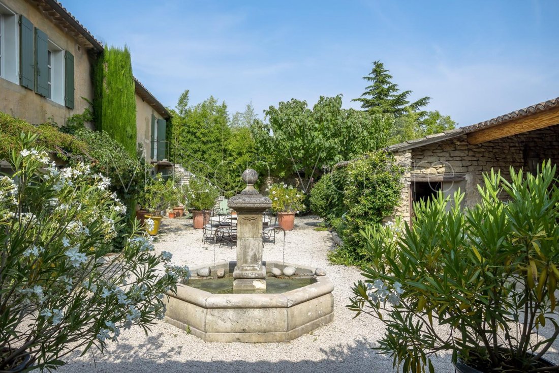 House in Cabrières-d'Avignon, Provence-Alpes-Côte d'Azur, France 2 - 17303264