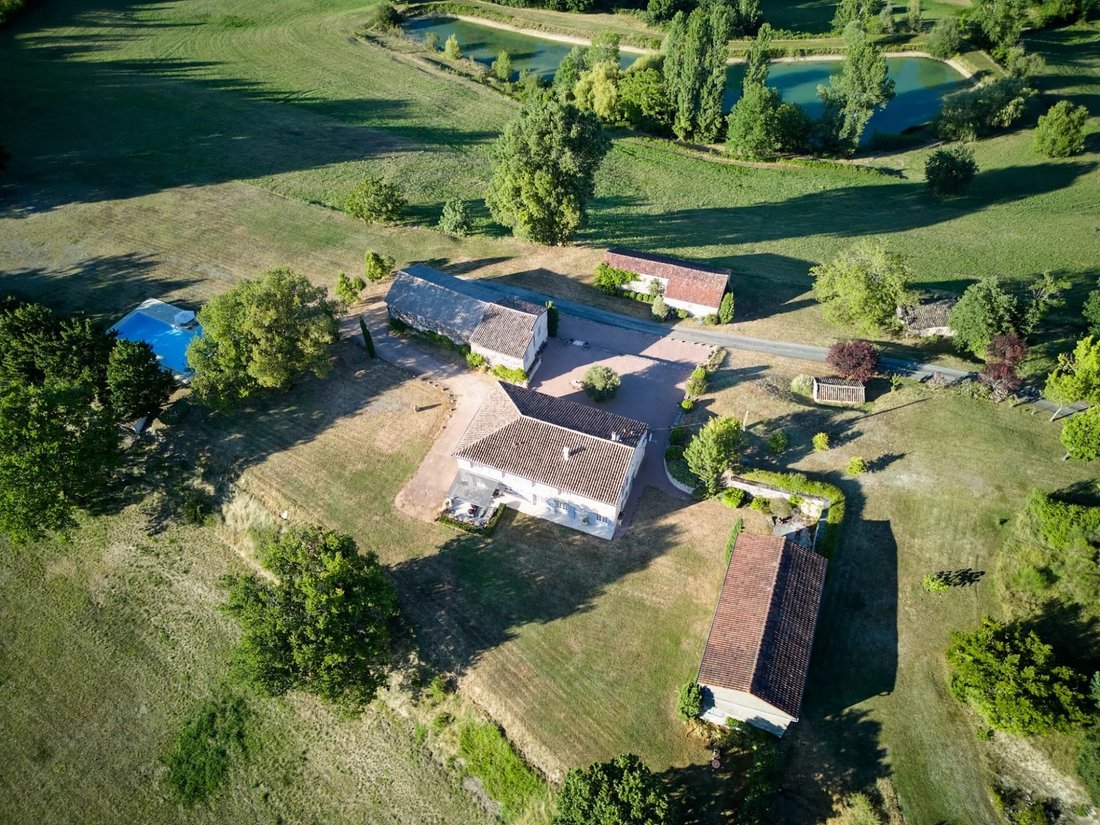 Casa en Castelnau-de-Montmiral, Occitania, Francia 1 - 17303950